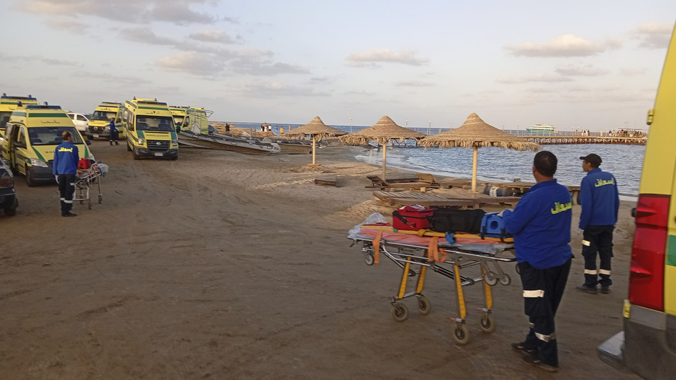 red-sea-tourist-boat-capsizing