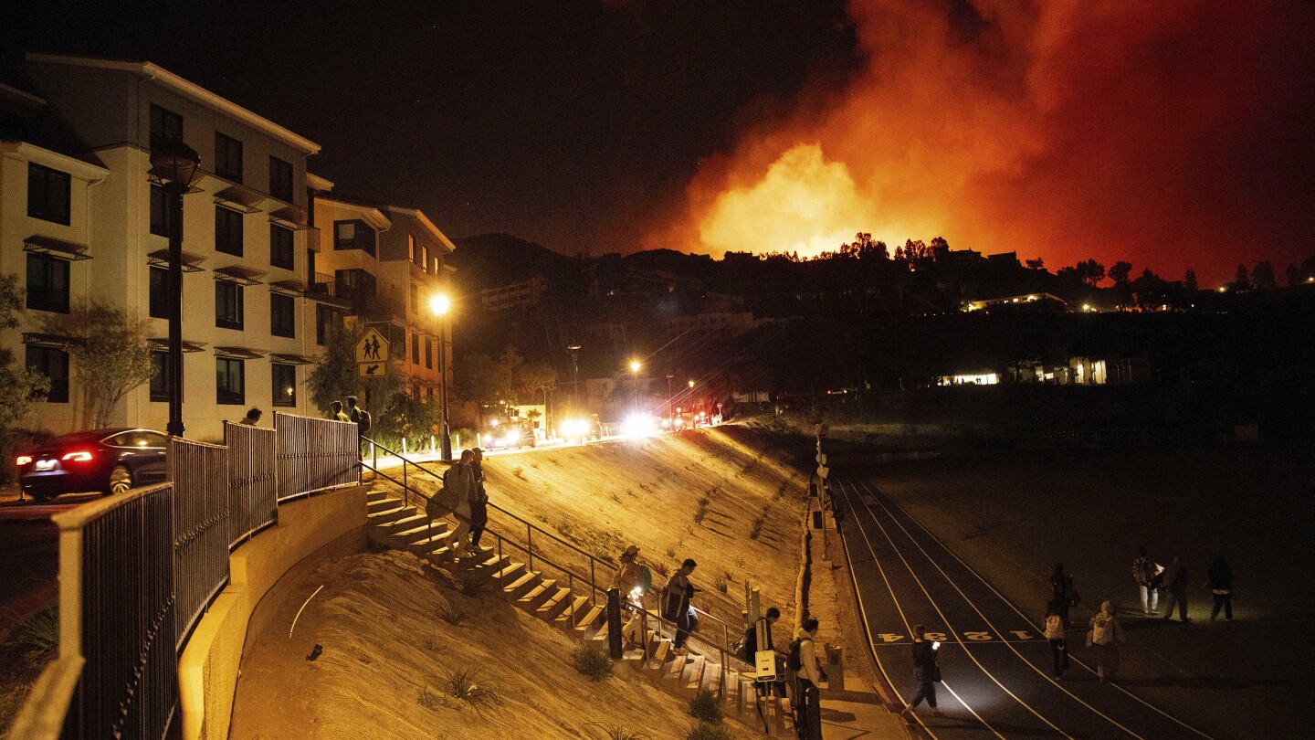 malibu-wildfire-evacuations
