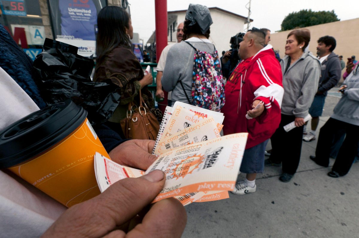 mega-millions-winner-lawsuit-california