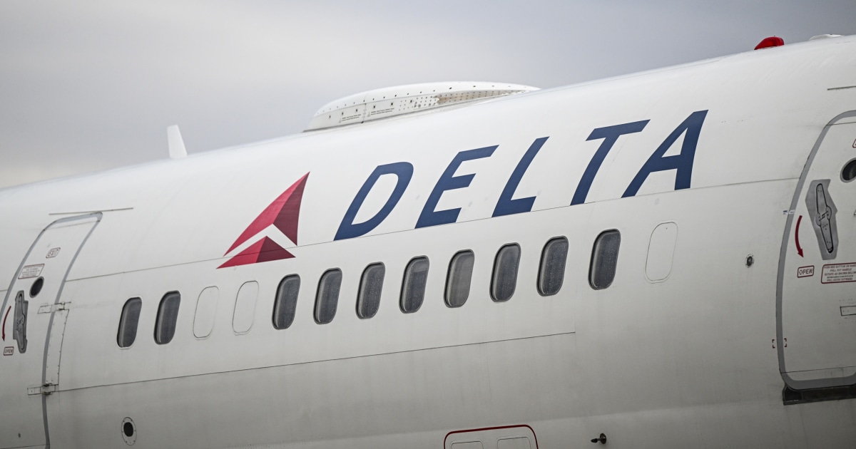 delta-flight-emergency-return-boston
