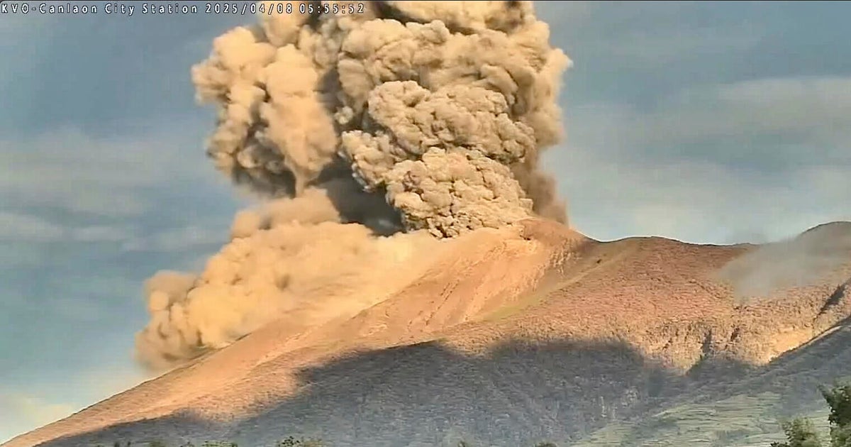 kanlaon-volcano-eruption-ash-cloud