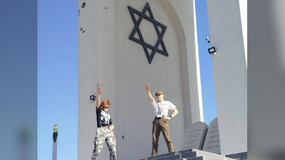 ukraine-holocaust-nazi-salute