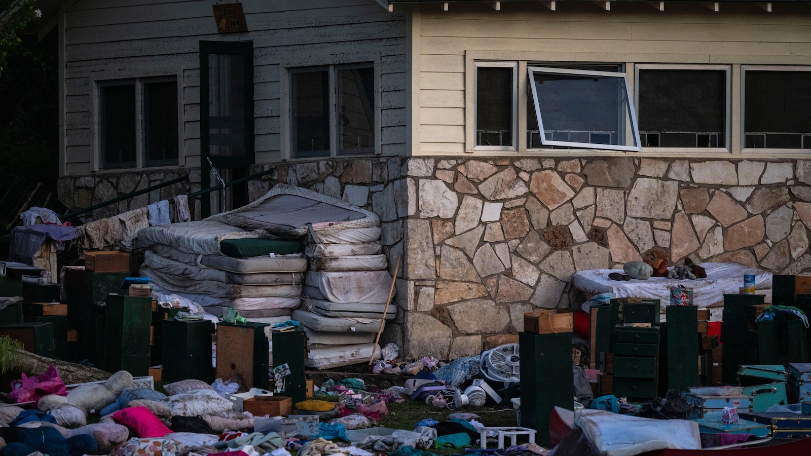 texas-floods-rescue-efforts